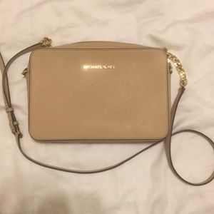 Nude MICHAEL KORS bag 🎉SALE🎉